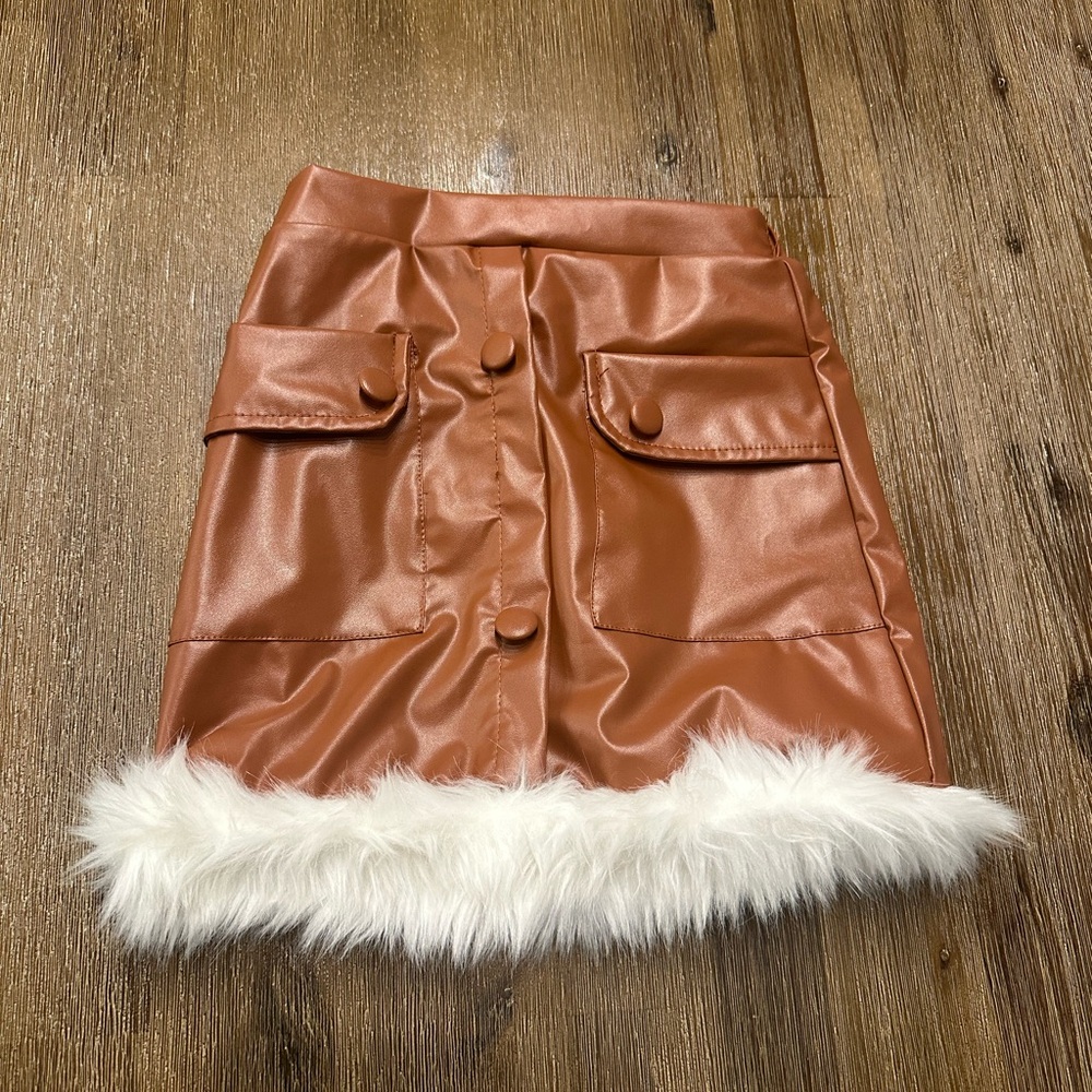 2/20$ SHEIN Kids Brown Faux Leather Skirt with Faux Fur Trim size 6 years